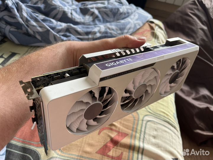 Видеокарта Gigabyte GeForce RTX 3070 Ti vision