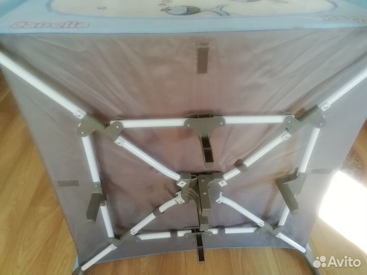 Манеж - кровать для детей складной фирмы quadro