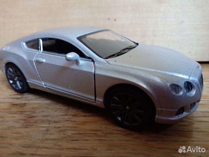 Модель Bentley 1:38