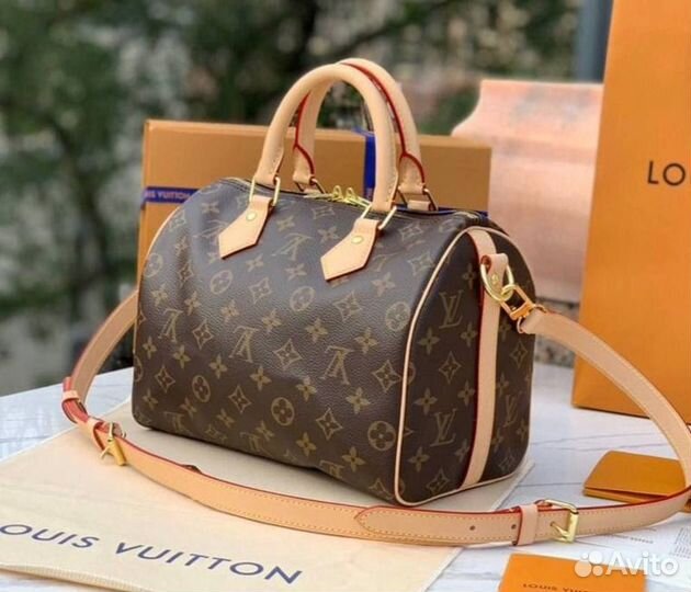 Кожаная женская сумка от Louis Vuitton