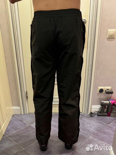Штаны черные с заклепками
