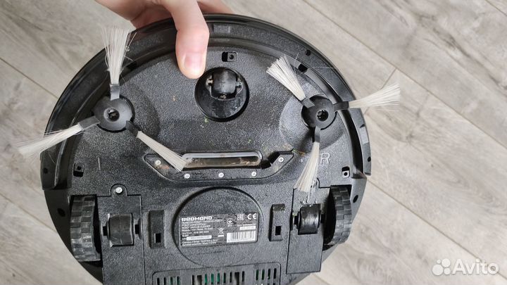 Робот пылесос Redmond бу