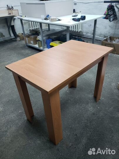 Кухонный стол