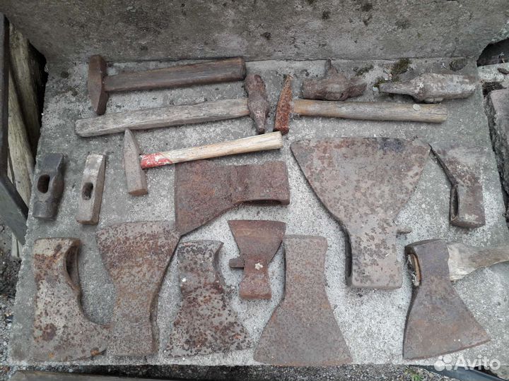 Топор, кирка