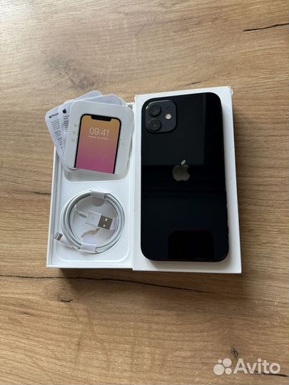 iPhone 12, 64 ГБ