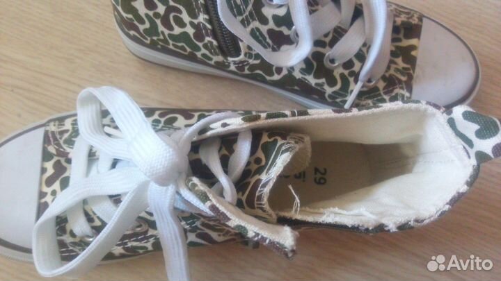 Детские кроссовки