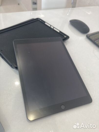 Планшет apple iPad 10.2
