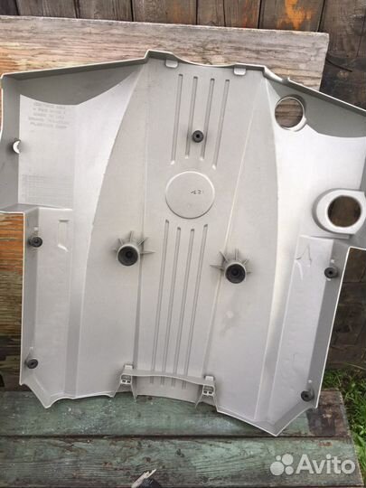 Крышка двс Cadillac SRX 4.6 2008