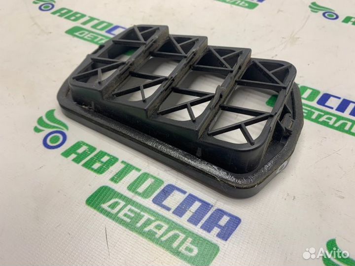 Решетка вентиляционная задняя Mazda Cx-30