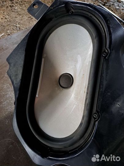 Сабвуфер Range Rover Vogue