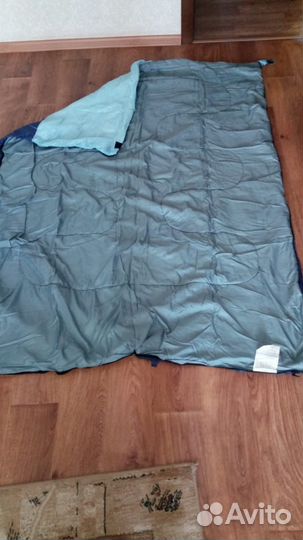 Палатка туристическая 3 местная + спальные мешки