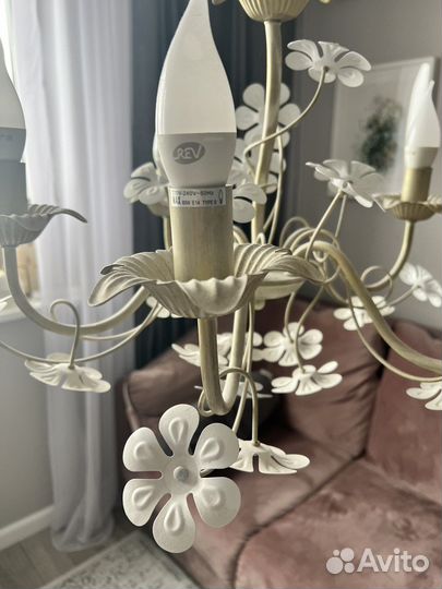 Люстра и 2 бра