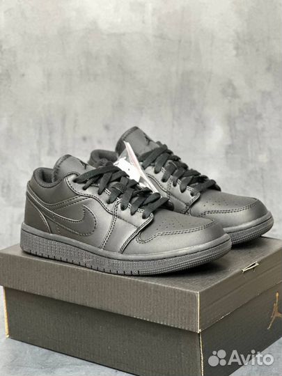 Nike Air Jordan 1 Low Triple Black