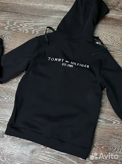 Спортивный комплект Tommy Hilfiger для холодов