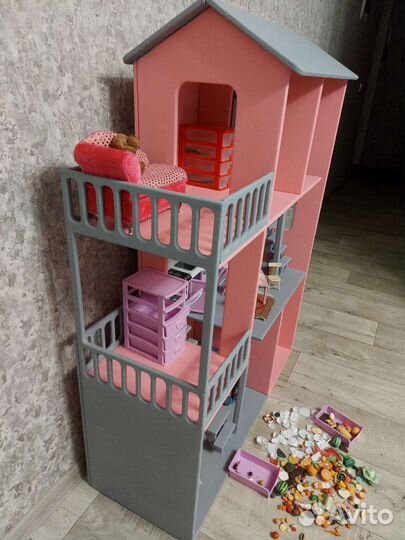 Кукольный домик с мебелью