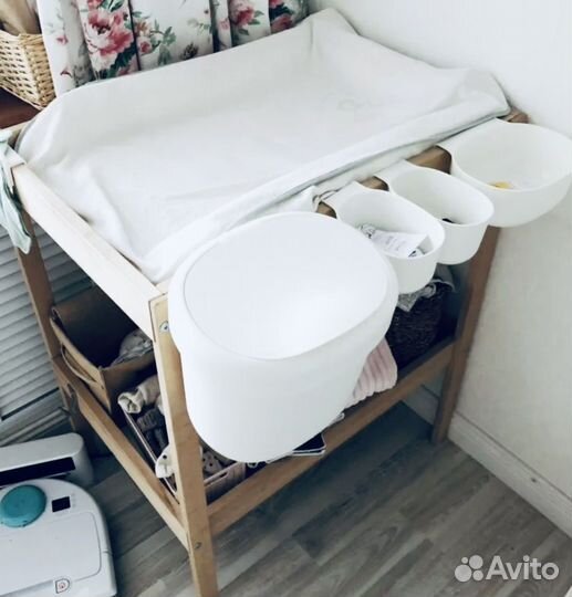 Пеленальный столик ikea+матрасик+контейнеры