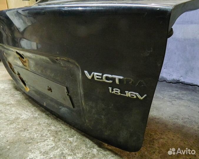 Стекло крышки багажника Opel Vectra B