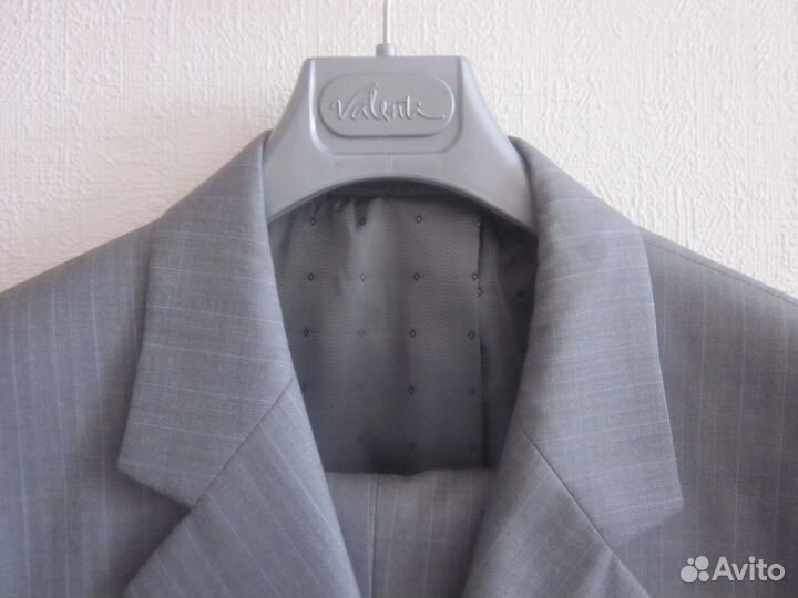 Деловой костюм Valenti