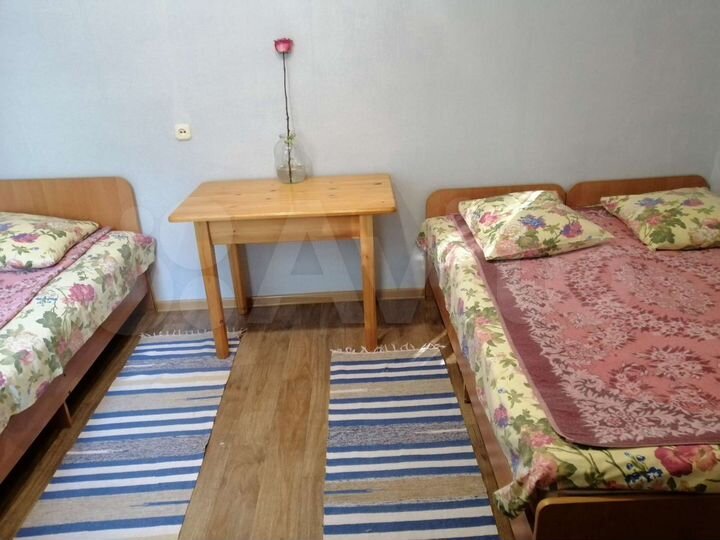 Комната 10 м² в 6-к., 1/2 эт.