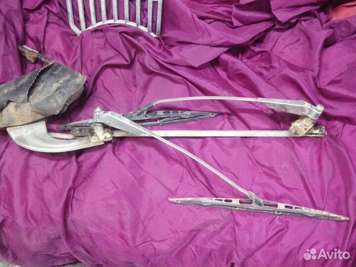 Поводки дворников вместе с трапецией ваз-2102