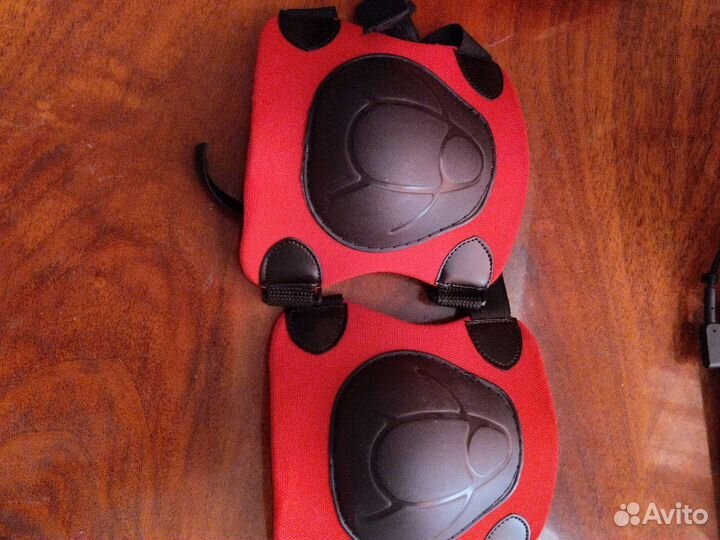 Велошлем + на колено защита