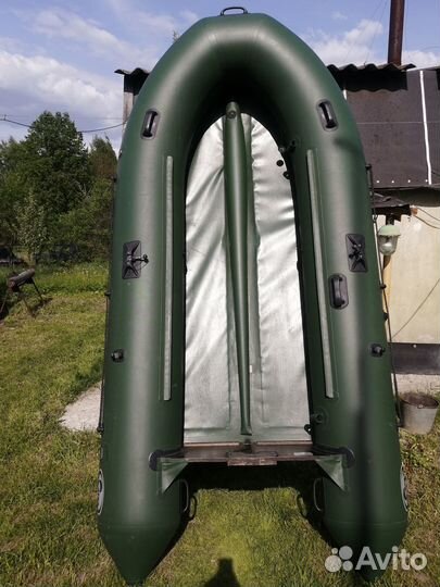 Продам лодку Дека 330