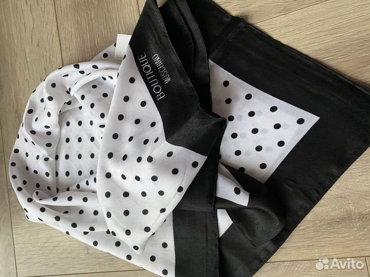 Платок Moschino женский