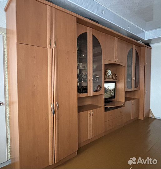 Стенка в гостиную