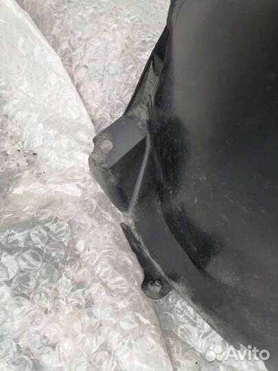 Подкрылок передний левый Renault Duster