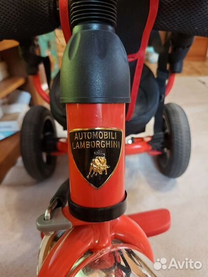 Велосипед Lamborghini с родительской ручкой