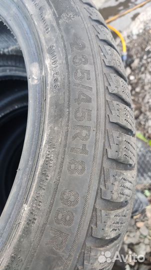 Triangle Snowlink TWT02 235/45 R18