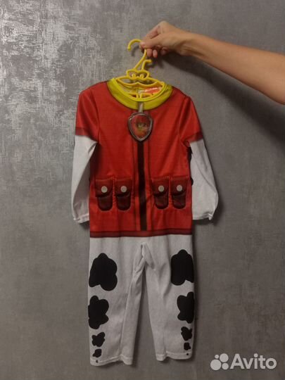 Яркий новогодний свитер