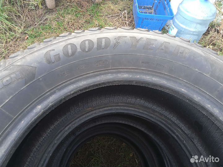 Goodyear HydraGrip 225/60 R17