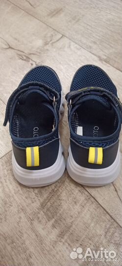 Кроссовки 27
