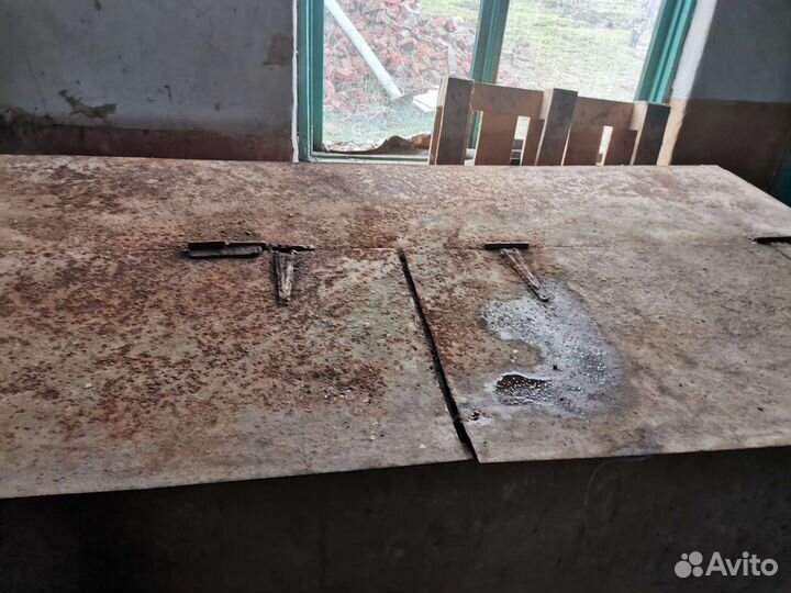 Металлический ящик для хранения зерна