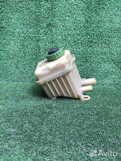 Бачок гур porsche cayenne 958