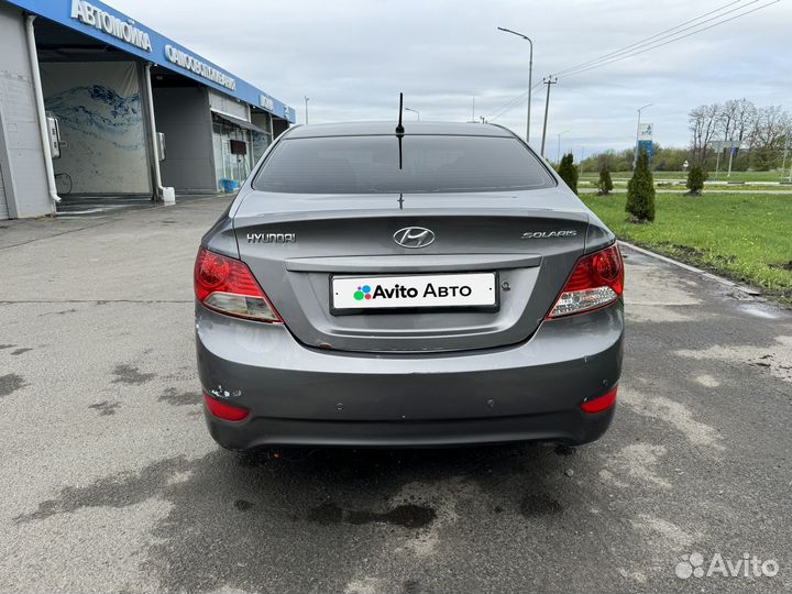 Hyundai Solaris 1.6 AT, 2011, 200 000 км