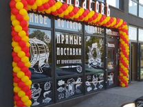 Украшение шарами входа в магазин в Севастополе