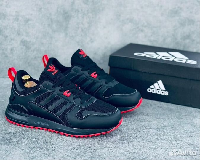 Кроссовки Adidas