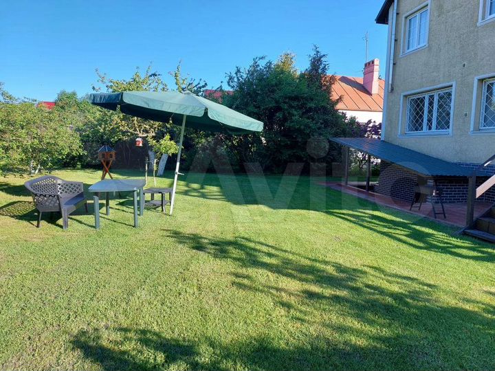 Дом 300 м² на участке 9 сот.