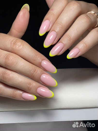 Мастер маникюра и педикюра