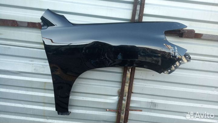 Крыло переднее правое Toyota Land Cruiser 200