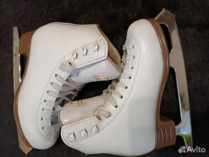 Коньки Jackson