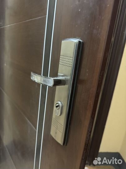 Дверь входная алюминиевая бу