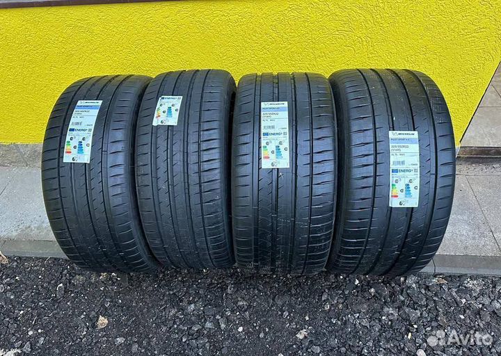Michelin Pilot Sport 4 S 285/40 R22 и 325/35 R22