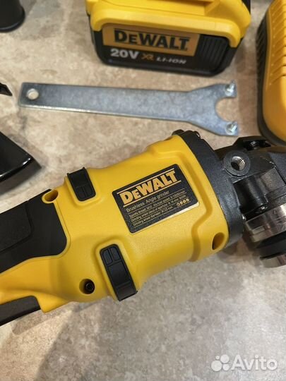 Болгарка Dewalt аккумуляторная 20v