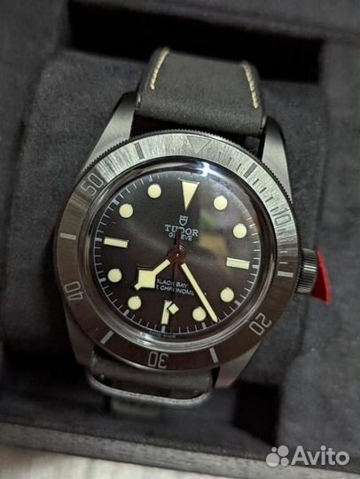 Часы Tudor Black Bay Ceramic 41mm M79210CNU-0001