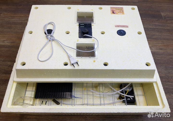 Инкубатор Золушка на 70 яиц Автомат 220В