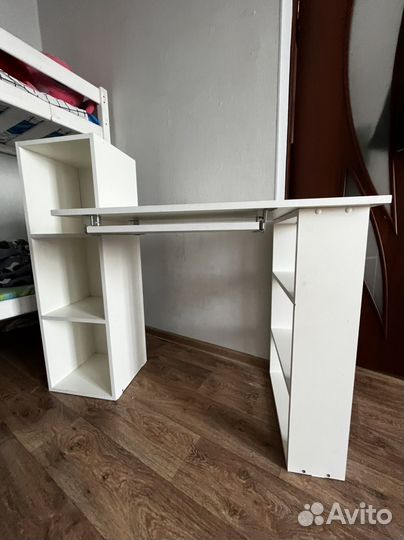 Детский письменный стол