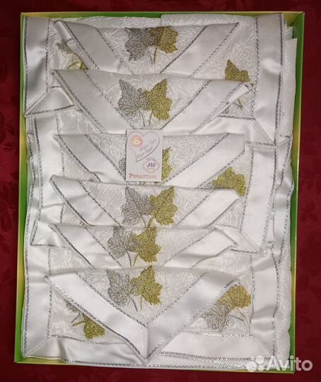 Скатерть праздничная 150х220 с салфетками 12 шт